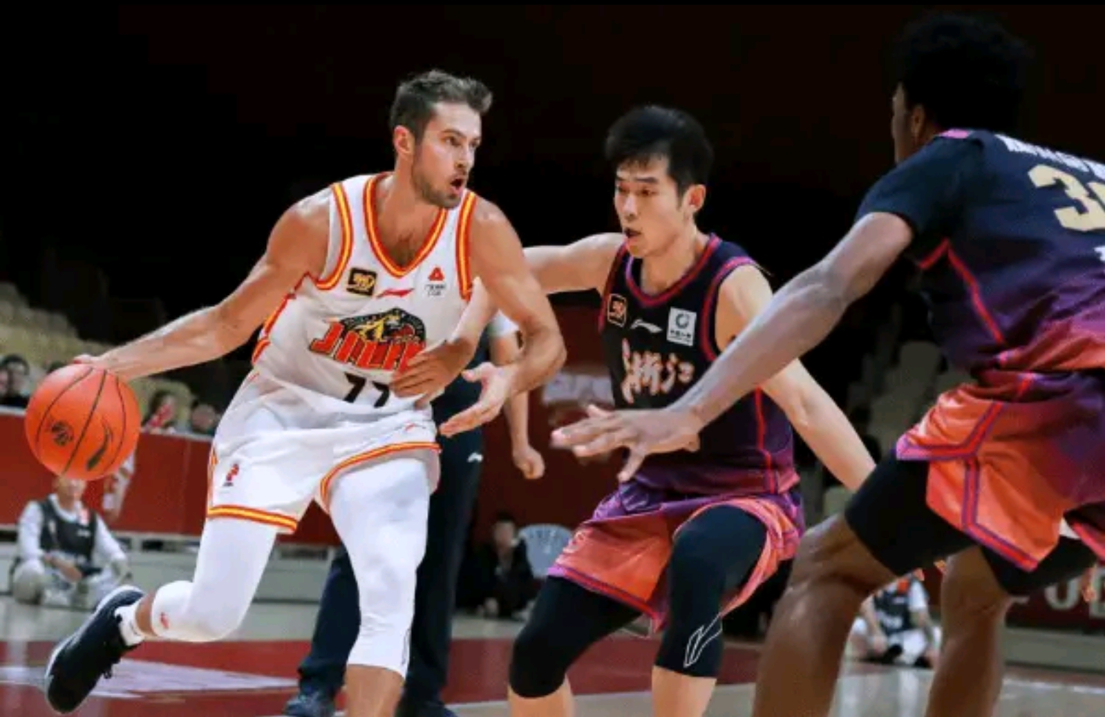 包含太阳轻取吉林队，锡安高光表现的词条