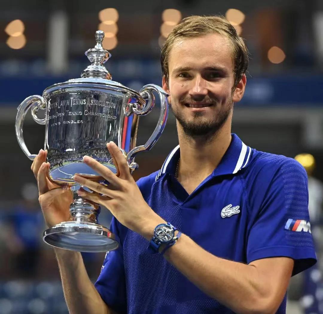 法网完胜ATP总决赛，梅德韦杰夫统治全场