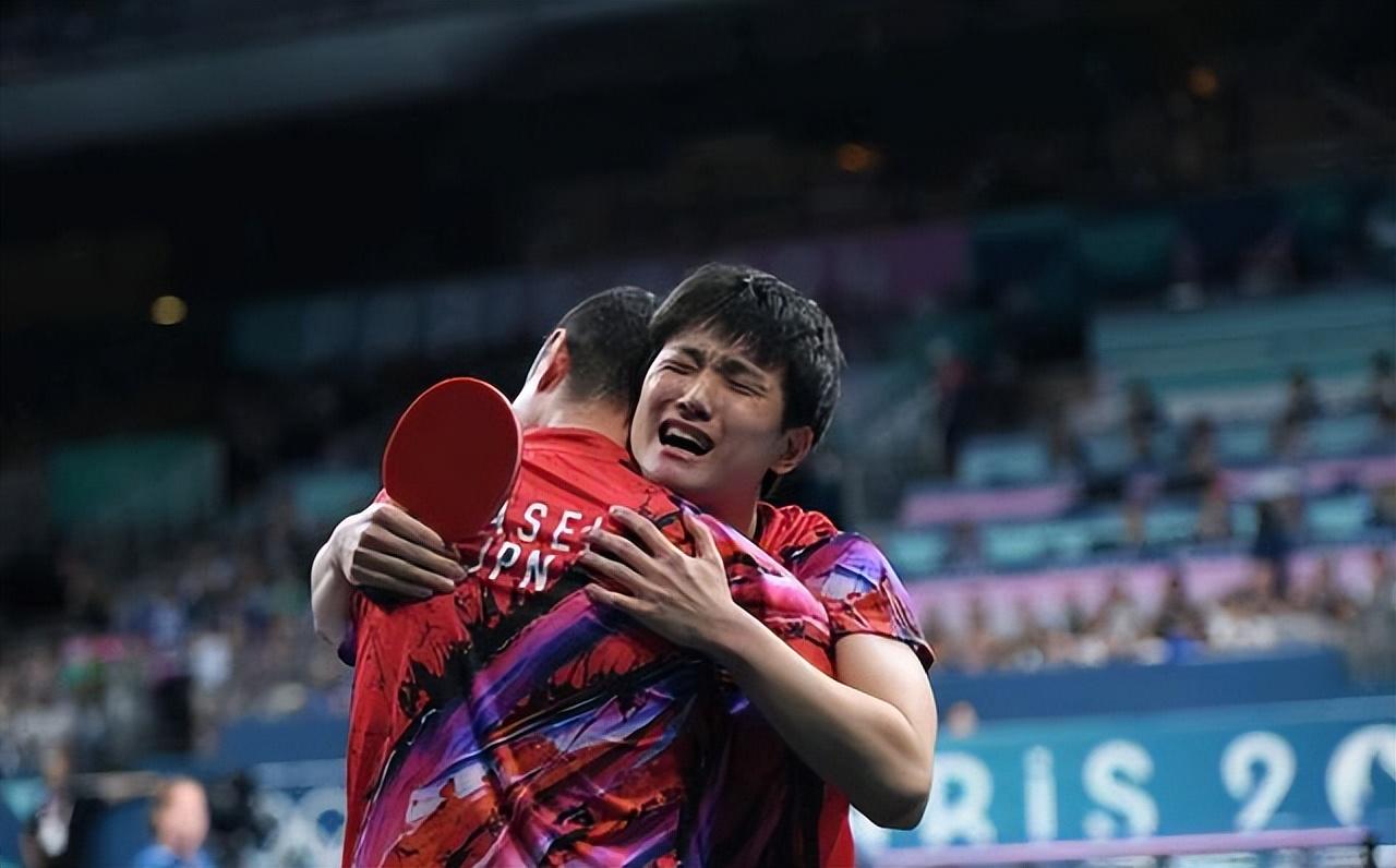 瑞典队完胜英格兰队,张本智和点燃赛场 瑞典队完胜英格兰队,张本智和点燃赛场