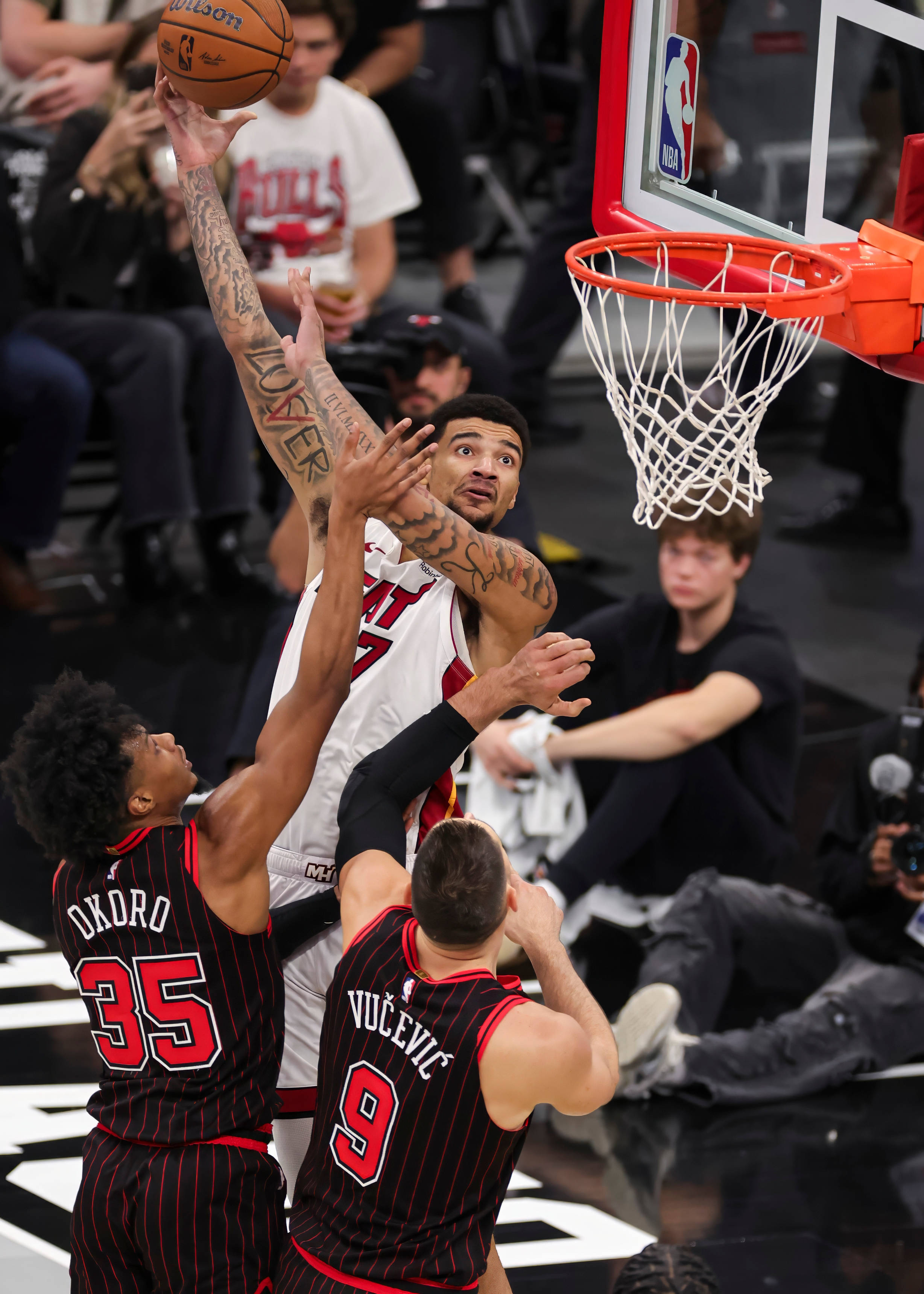 热火轻取鹈鹕,拉文点燃赛场 热火轻取鹈鹕,拉文点燃赛场