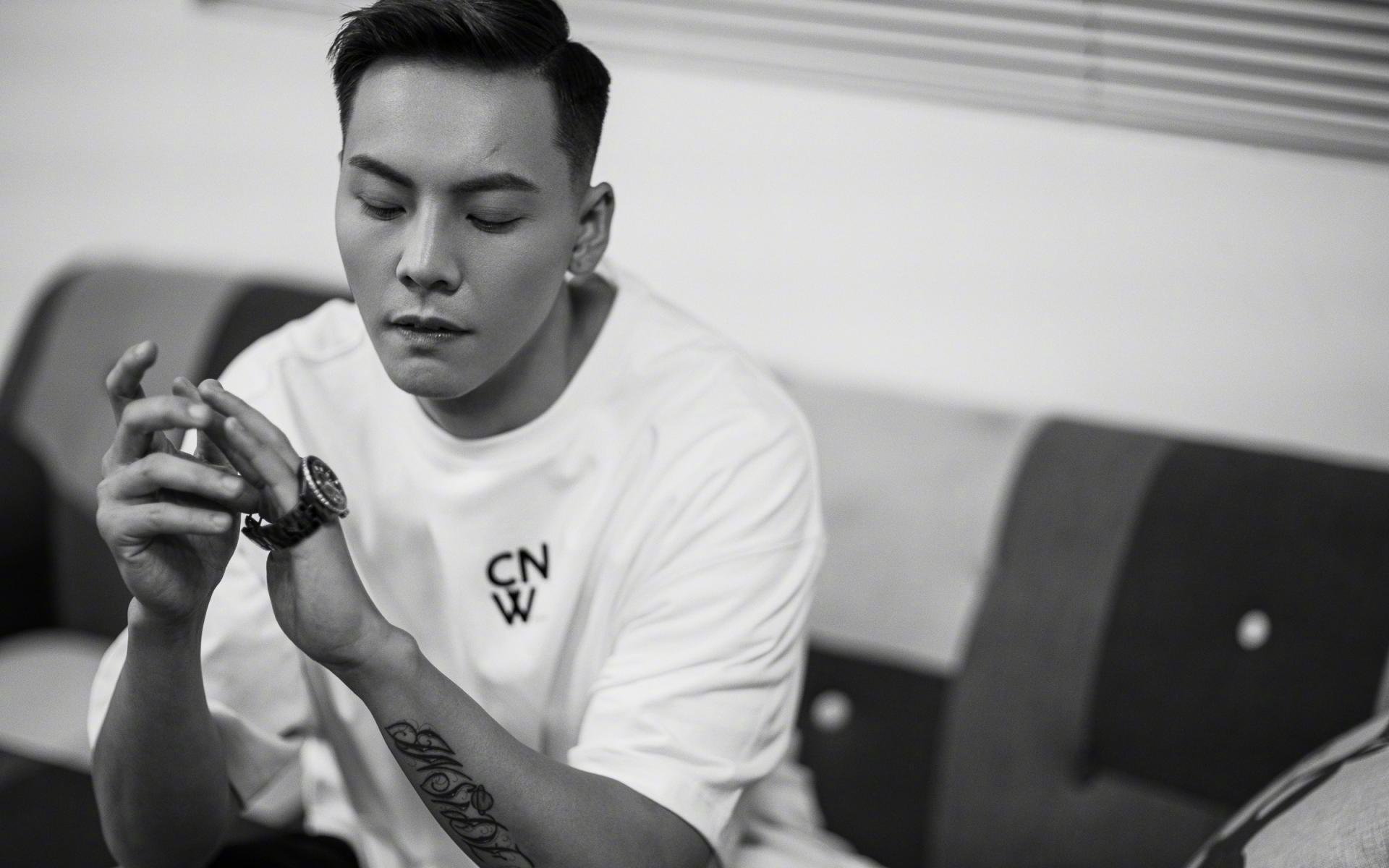 爱游戏官网-跨越太平洋的篮球奇迹，赵继伟率领江苏队逆转雄鹿的梦幻之战