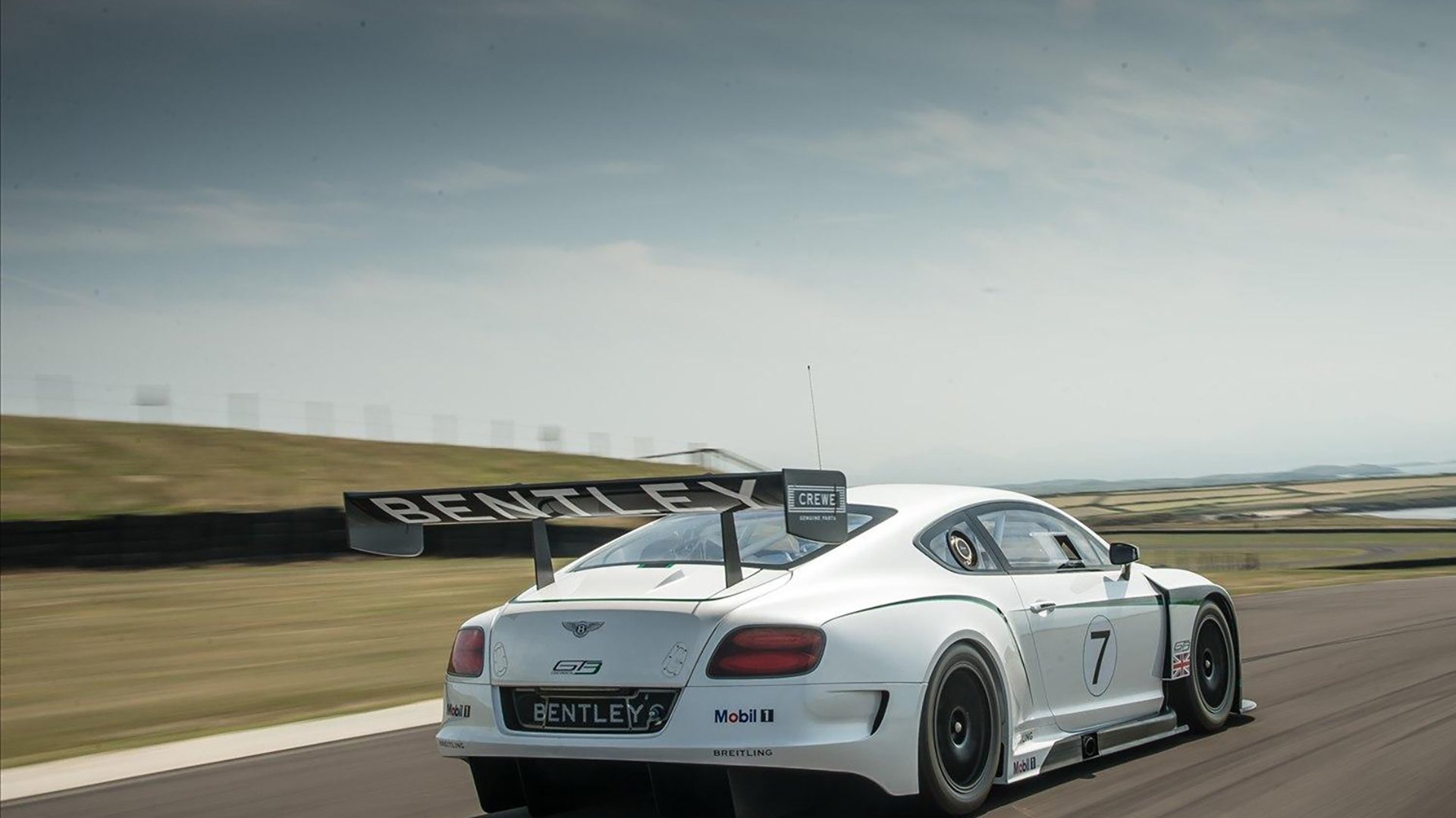 杜兰特跨界救火，上海男篮奇迹压制卫冕冠军掘金